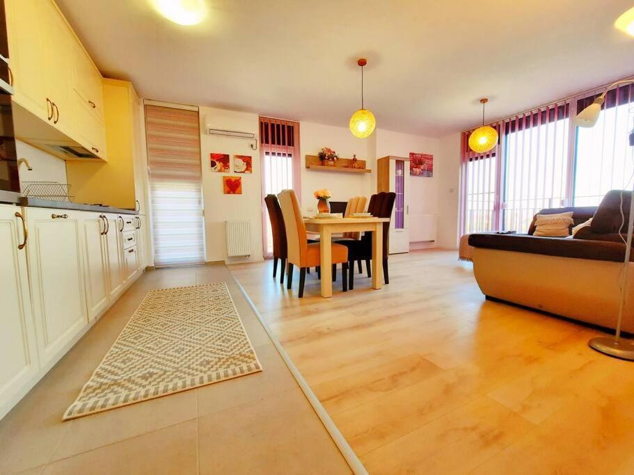 Beautiful Panoramic Central Apartment - City Of Mara Temeşvar Dış mekan fotoğraf